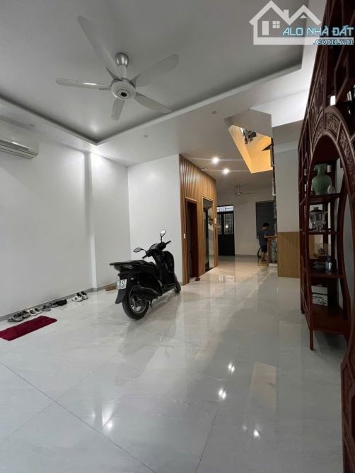 Mrs Tâm Bán nhà 5 tầng thang máy đường 30m Himlam, Hùng Vương, Hồng Bàng, Hải Phòng