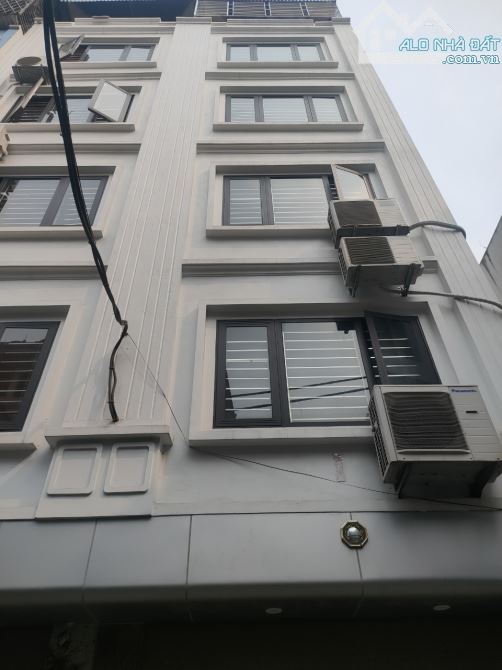Bán nhà Lê Văn Hiến, 35m2, phân lô, ô tô, nội thất chủ tặng,  nhỉnh 5tỷ.