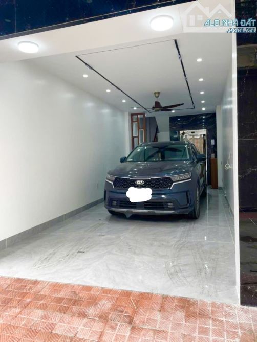 NHÀ ĐẸP THẠCH BÀN LB DT 48M 6 T GIÁ 9,2 TỶ GARA Ô TÔ THANG MÁY FULL NỘI THẤT