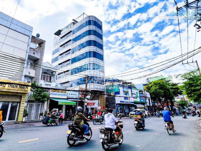 Mặt tiền vị trí đẹp Nguyễn Văn Đậu, Bình Thạnh. (10x25m vuông) Giá 54 tỷ TL