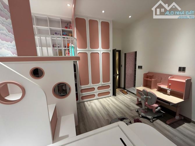 Nhà 4 tầng mặt tiền Hoàng Cầm khu đô thị Vĩnh Điềm Trung dt 102m2 đường rộng 20m