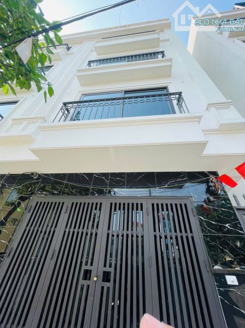 Nhà Mới 5 Tầng Phố Đại Cát -Liên Mạc-Bắc Từ Liêm DT 32m.Giá 4,5 Tỷ