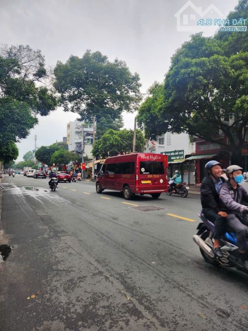Bán nhà Lãnh Binh Thăng HXH 1 bước ra mặt tiền, 55m2 nở hậu 5m vuông đẹp vào ở ngay 6,8 tỷ