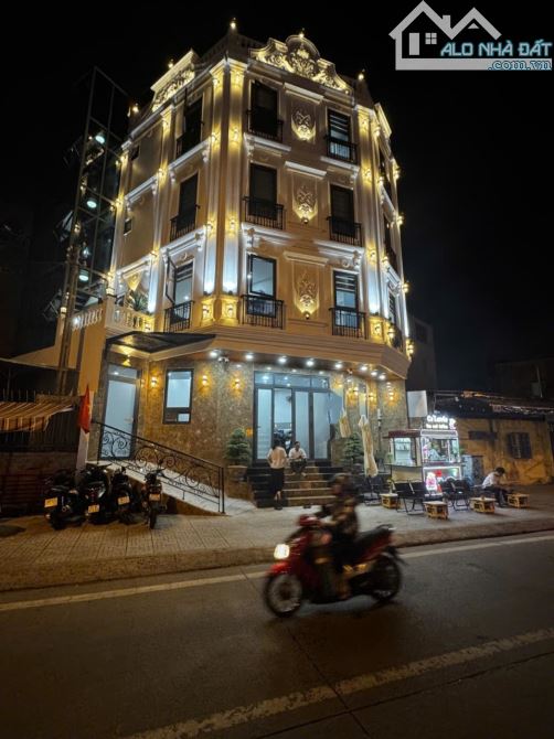 Bán Tòa Nhà Dịch Vụ 5 Tầng MT Phạm Văn Đồng