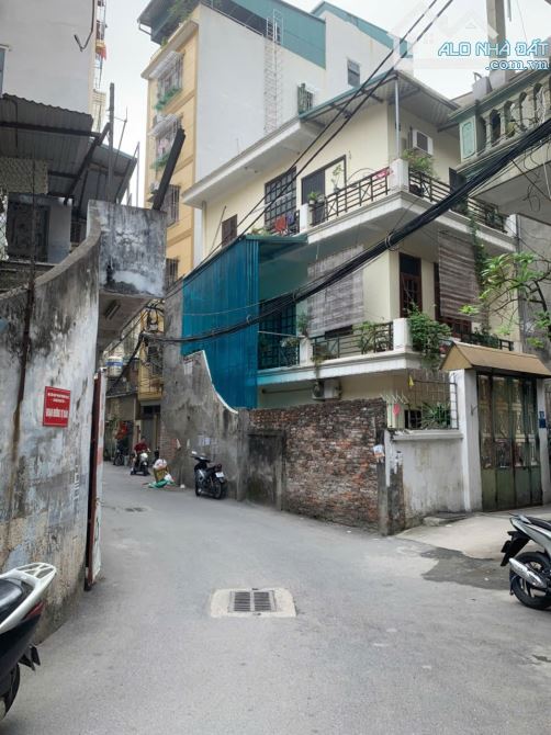 Bán đất khu dịch vụ mộ lao, 40m2, mt 4m, lô góc, oto vào nhà, kinh doanh đỉnh, 7.5 tỷ