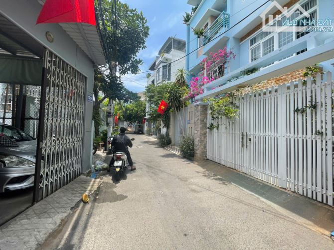 BÁN NHÀ LẠC LONG QUÂN, PHƯỜNG 2 ( DT: 108M2) + SHC + 1TR2L + GIÁ 9,5 TỶ