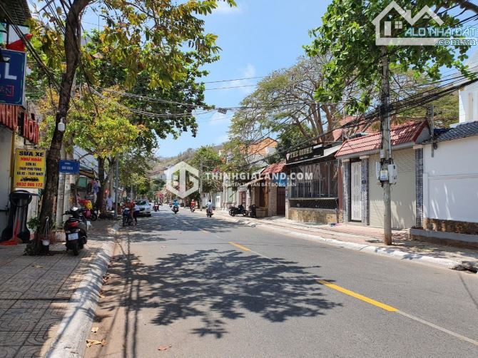 BÁN NHÀ 1 TRỆT 1 LẦU_GẦN BIỂN 1KM_SỔ HOÀN CÔNG_PHAN CHU TRINH_PHƯỜNG 2_VŨNG TÀU_CHỈ 8.5 TỶ