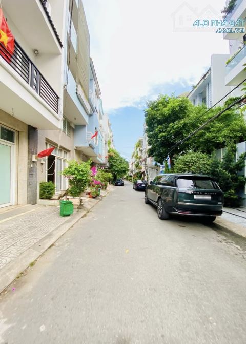 Giá Nhỉnh 04 Đồng💰 mà tưởng lộn hẻm Nhà Bè, ai dè ngay Trung Tâm Q7