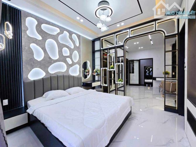 Tô Vĩnh Diện 19.5 tỷ nhà mới 7 tầng thang máy phân lô gara ô tô ngõ thông ở KD đều tốt