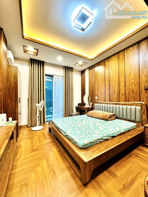 BÁN NHÀ ĐẸP LẠC LONG QUÂN TÂY HỒ-56M2, 6 TẦNG, MẶT TIỀN 4M-THÁNG MÁY ÊM RU-GARA OTO