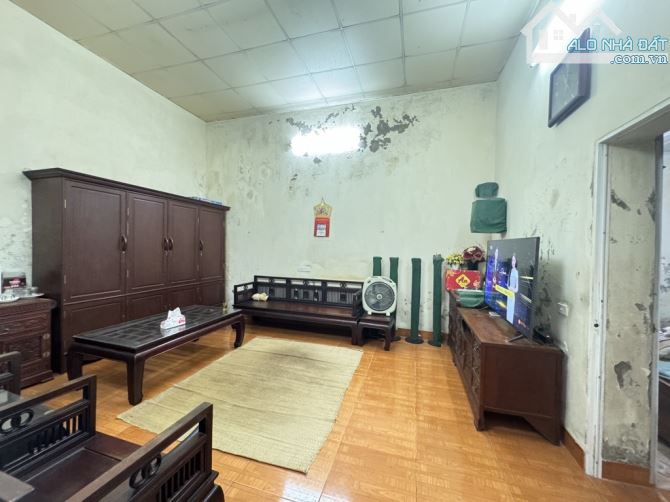 Bán nhà Giải Phóng 131m2,ô tô đỗ cửa, Mặt tiền 5.6m 12.8 tỷ