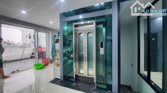Bán nhà xa la phân lô ô tô vào nhà thang máy 35m 5 tầng mới