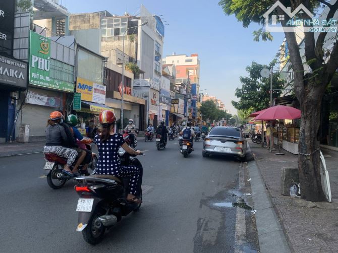 Nhà mặt tiền hẻm ,  dòng tiền 25tr/tháng cho thuê cửa hàng kinh doanh thiết bị y tế