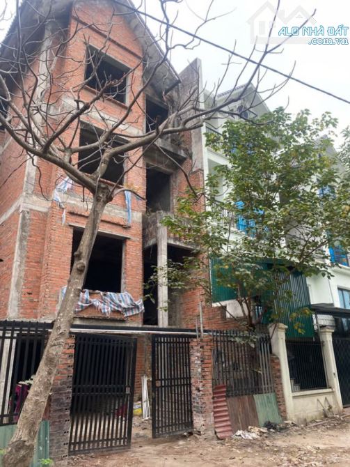 BÁN BT SONG LẬP KĐT  CẦU BƯƠU THANH TRÌ 125M 4T 8M 19.5 TỶ -GIÁ ĐẸP NHẤT KHU VỰC.