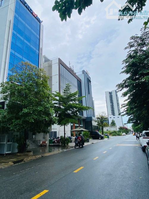 (HOT)MT Bề Thế 8x20m-như villa 1 hầm 3 lầu sân vườn khu Công Viên K300-vị trí đẹp 29 tỷ