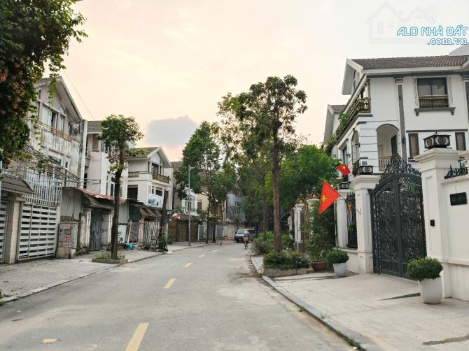 Biệt thự BT4 khu ĐTM Văn Phú, Hà Đông. DT 200m MT10m, ô tô KD, 37.5 tỷ