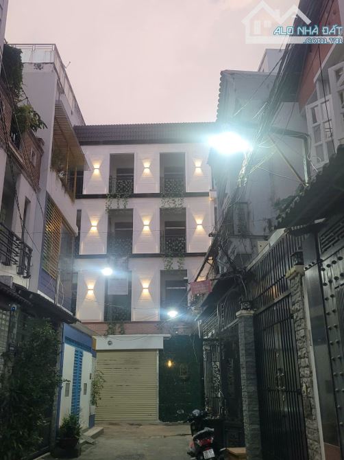 Bán nhà 2/68 đường Vườn Lài, Tân Phú; DT 16 x 19m, 4 tầng; giá 40 tỷ