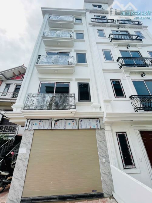 Liên Mạc-Bắc Từ Liêm 5 Tầng Xây Mới  DT 33m .Ô Tô Đỗ Sát Nhà .Giá 5,2 Tỷ