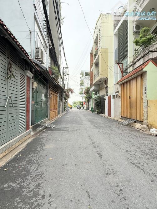 Trời Ơi “Chân dài Cộng Hòa” thông ra đường mới C12 – gần 80m2 – 4T – ô tô đỗ cửa – 11 tỷ
