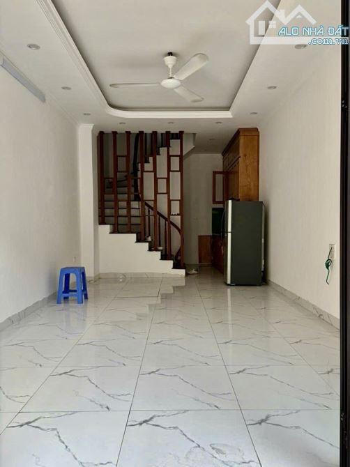 Vĩnh Hưng - kinh doanh ngày đêm - 3 ô tô tải tránh nhau - giá chỉ 6,5 tỷ