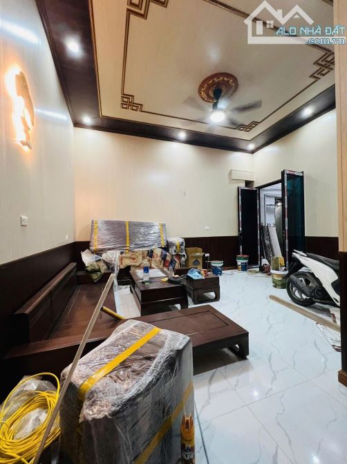 TÂY SƠN ĐỐNG ĐA DT 38M 5,8 TỶ 4 TÀNG MT 4M NHÀ ĐẸP Ở NGAY 20M RA PHỐ TÂY SƠN