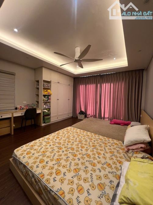 Bán nhà Hồng Mai - Mặt phố- 2 mặt thoáng - Mặt tiền rộng - 71m2 - 5T - 23.5 tỷ