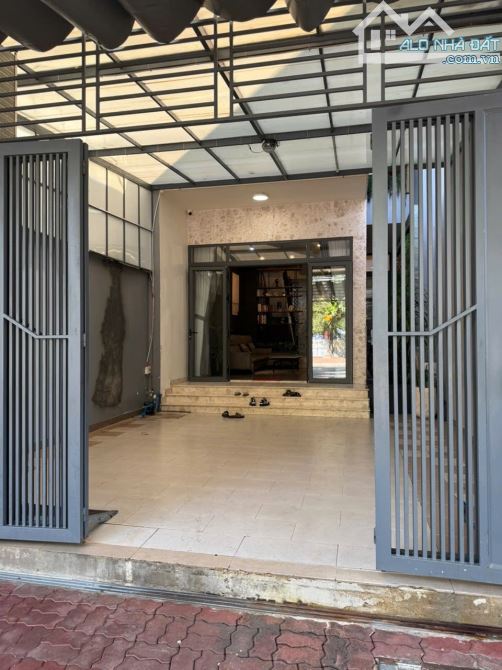 Bán nhà 1 trệt 2 lầu ngay trung tâm Bà Rịa Vũng Tàu, giá bán: 6 tỷ, DT: 100m2