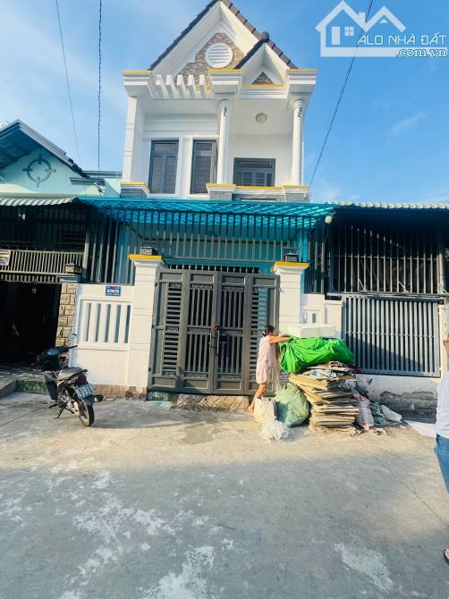Nhà 1 trệt 1 lầu Sổ hồng Riêng Tân đông hiệp dĩ an Bình dương 3 tỷ 650 triệu 65m2