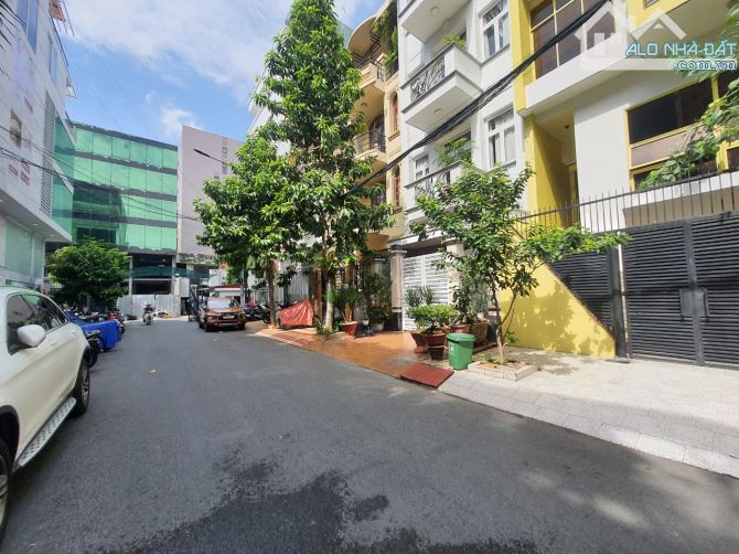 Biệt thự vip trung tâm Tân Bình, 4 tầng sân thượng, DT: 11x15m, dòng tiền: 70tr, giá 22 ty