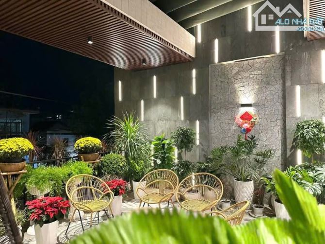 CẦN BÁN GẤP(C4)MẶT TIỀN ĐƯỜNG TÔN ĐẢN ,ĐÀ NẴNG