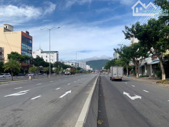 Bán nhà 3 tầng MT Ngô Quyền_  Sơn Trà_  80m2_ 12 tỷ.
