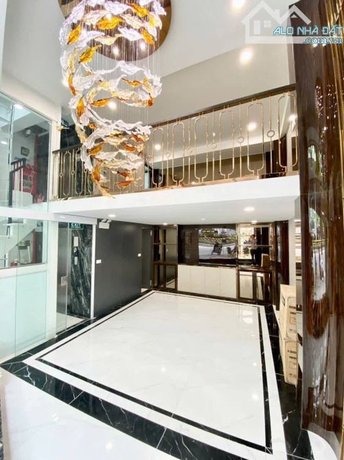 VIP MẶT PHỐ - 9 TẦNG - MẶT TIỀN SIÊU LỢI THẾ - KINH DOANH VĂN PHÒNG SHOWROOM - VỈA HÈ