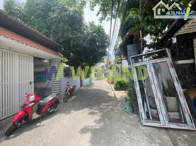 BÁN NHÀ MẶT TIỀN LẠC LONG QUÂN – 108M² – HƯỚNG ĐÔNG NAM – GIÁ CHỈ 9.5 TỶ – SỔ HỒNG RIÊNG