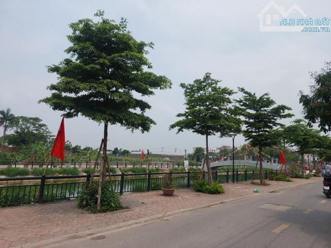 Tài chính hơn 3 tỷ mà 50m2 -  Ô TÔ  - NGÕ CỰC NÔNG  - TIỆN ÍCH ĐỦ CẢ Ở Gia Lâm.
