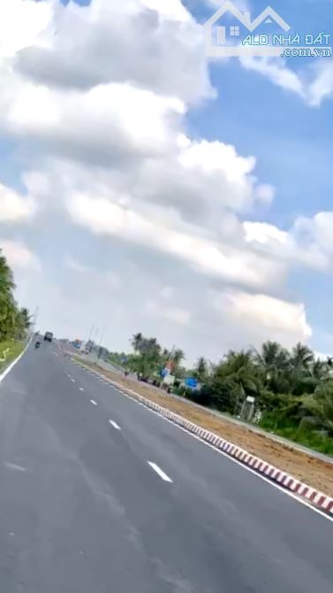Chủ kẹt cần bán gấp cần bán 3 nền liền kề mặt tiền đường Nguyễn Đáng nối dài