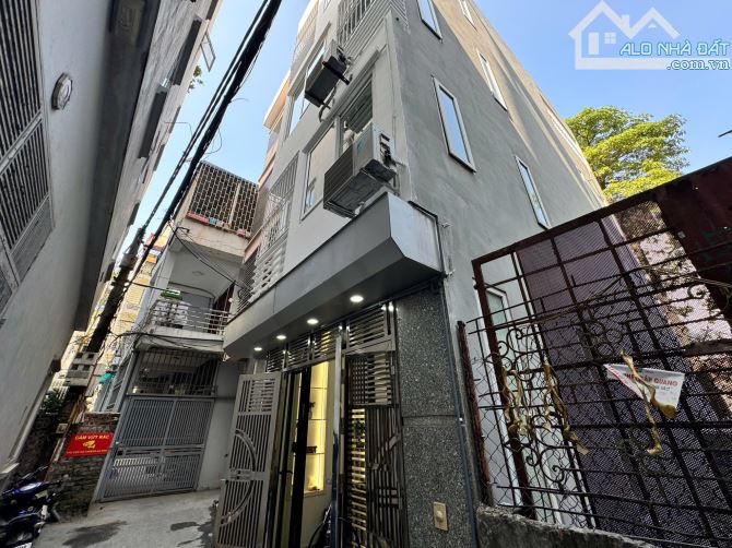 BÁN NHÀ LÔ GÓC TÂY HỒ - NHÀ ĐẸP MẶT NGÕ THÔNG CÁC NGẢ - TẦM TIỀN HIẾM CÓ KHÓ TÌM
