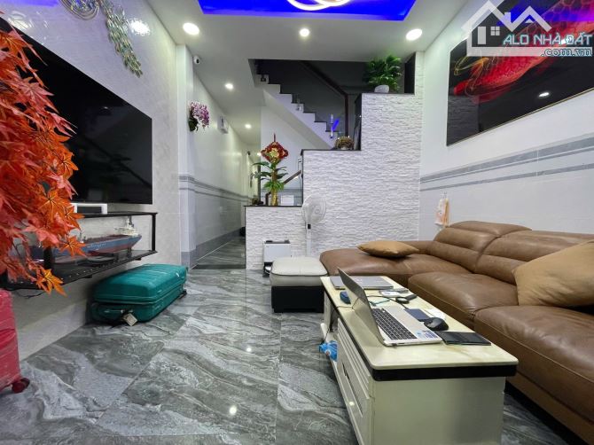 Bán nhà 2 lầu HXH đường Lang Tăng Phú. 86m2, 8.6 tỷ