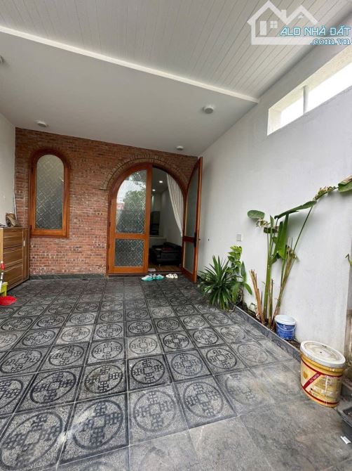 Bán nhà 2 tầng 2 mê KĐT Nam Hoà Xuân đường 10.5m giá tốt