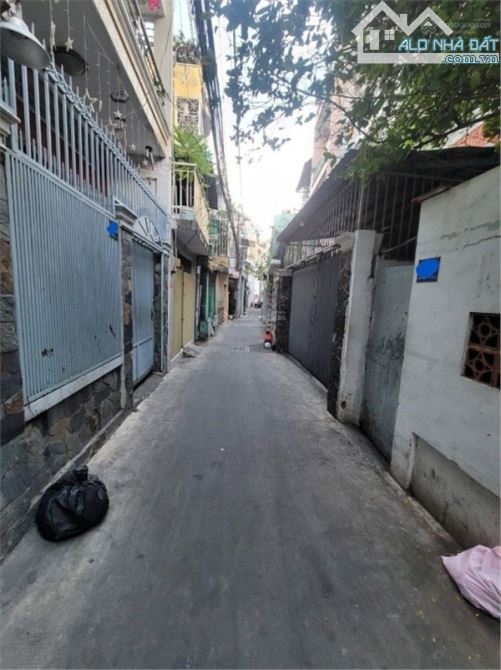 Bán nhà 72m², đường Cách Mạng Tháng Tám, Q.10, 2 tầng, 7,x tỷ