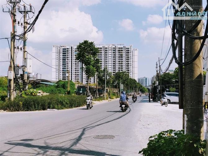 Bán mảnh đất NGUYỄN LAM PHÚC ĐỒNG - đường ô tô tránh 45m mt rộng - giá tốt