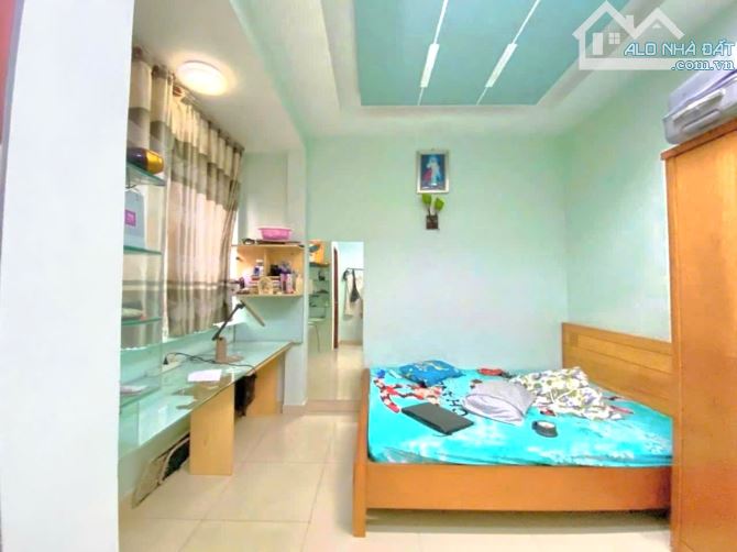 BÁN NHÀ SÁT LÊ TRỌNG TẤ.N - AEO.N MA.LL - HẺM XE HƠI - ( 5x13M )