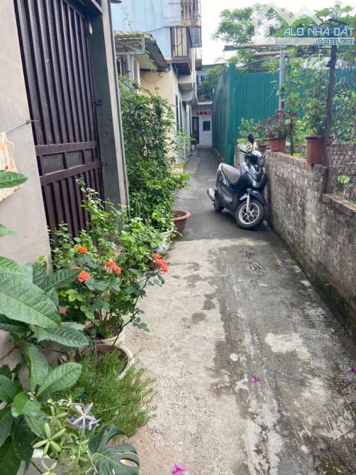 Nhà đẹp xinh xắn ngõ Âu Cơ - Đường thông, ô tô tránh - gần 3 tỷ