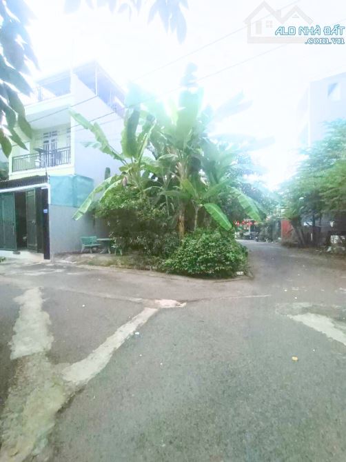 Bán lô đất góc 2 mặt thoáng Trường Lưu Long Trường ngang 7m bề thế gần 100m2 chỉ 4.05 tỷ