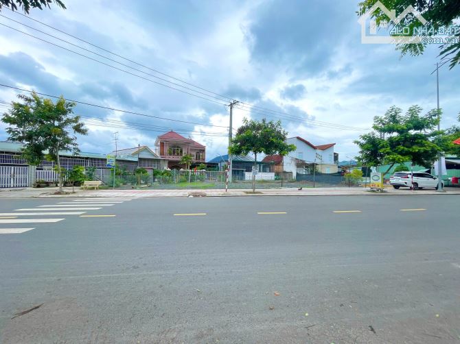 Bán đất 241m2 mặt tiền Nguyễn Trãi, Diên Khánh