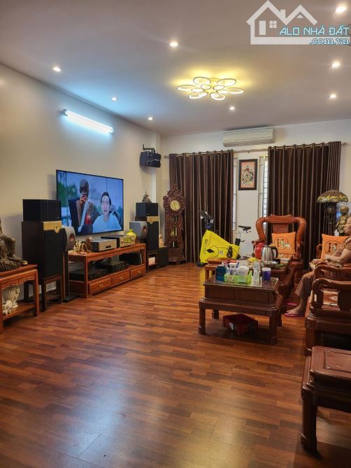Phố Láng Hạ lô góc 62m2 giá chỉ nhỉnh 9 tỷ