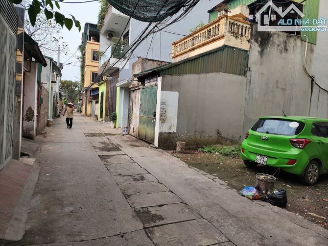 Phương Nhị Liên Ninh Thanh trì bán lô đất 104m2 mt hơn 4m Ô tô tránh CHỈ 7,5 tỷ