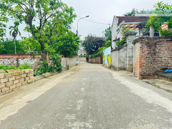 Đón sóng metro 5 và Vingroup Hàng F0 dân cắt ra bán 100m mặt tiền 8m tại Đồng Trúc