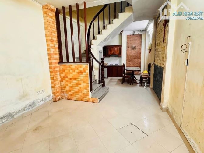 Bán Nhà Xuân La Tây Hồ-Ngõ Thông Gần Oto Gần Hồ-40m 5 Tầng Mt 4,3m Giá 6,4 Tỷ