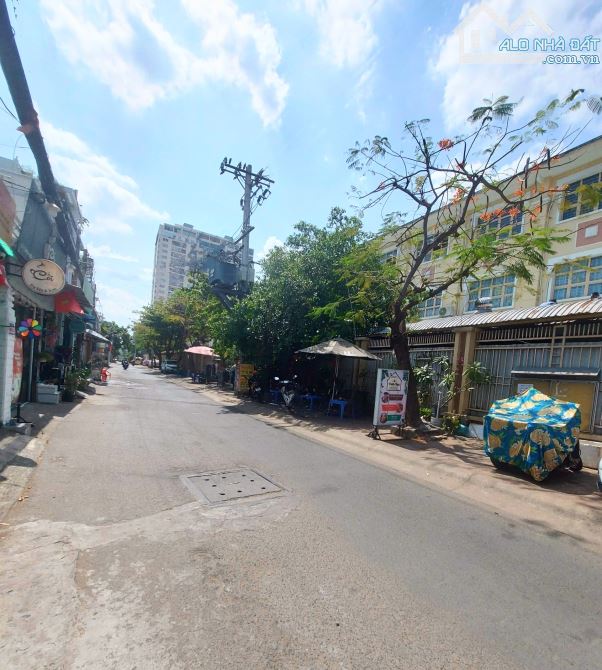Bán CHDV Lâm Văn Bền , Hẻm nhựa 12m, Quận 7 , ngang 8m, TN 40tr/ tháng - hơ