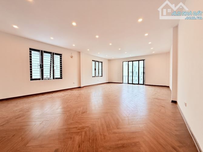Bán nhà bát khối 61/80m2 xây 7 tầng , thang máy gara ôtô vỉa hè đá bóng - 10